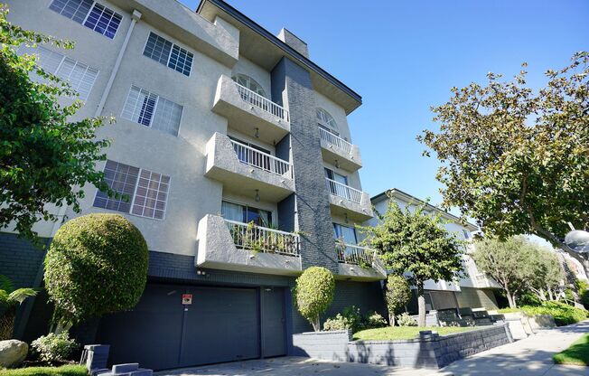 2 beds, 3 baths, $6,800, Unit Unit 301