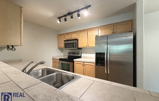 Tanasbourne 2BR/2BA Condo | Balcony, A/C & Covered Parking