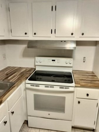 1 bed, 1 bath, 747 sqft, $2,200, Unit 104