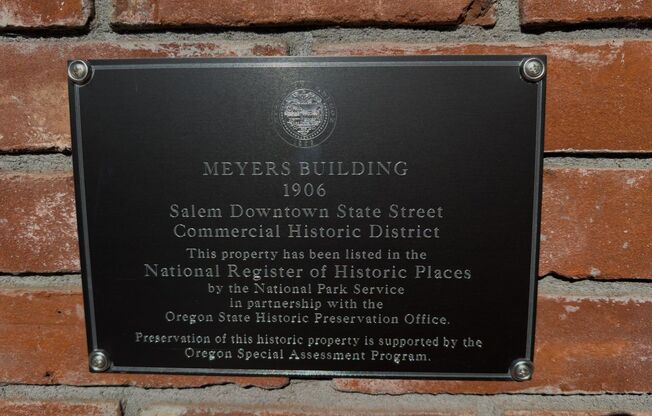 NEWLY RENOVATED DOWNTOWN SALEM STUDIO