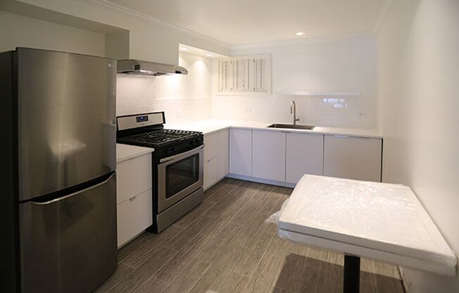 OPEN HOUSE: Sunday (6/8) 1:35pm-2:00pm Elegant 2BR/2BA Beautiful!! Fantastic Neighborhood (304 Walnut #6)