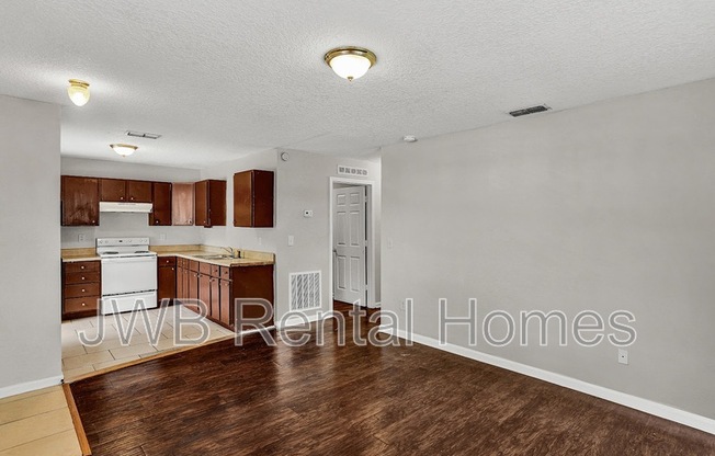 1857 10 ST W