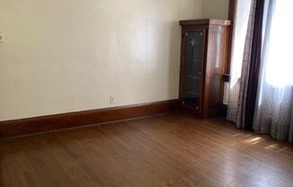 2 beds, 1 bath, $999, Unit 2844