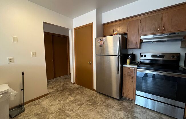 1 bed, 1 bath, $1,015, Unit 24