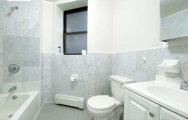 313 W 116 ST