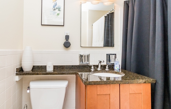1 bed, 1 bath, 700 sqft, $3,400, Unit 9B
