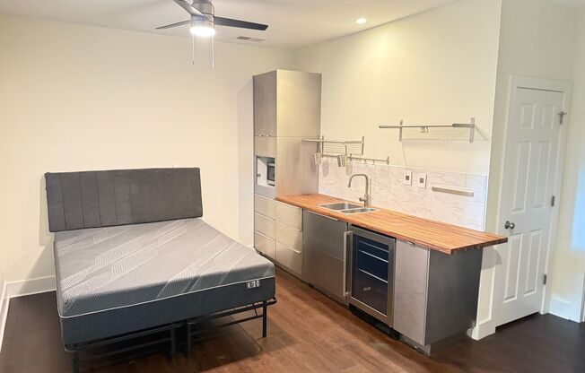 Modern Furnished Studio in Davidson – Walk to Shopping, Dining & Lake Access!