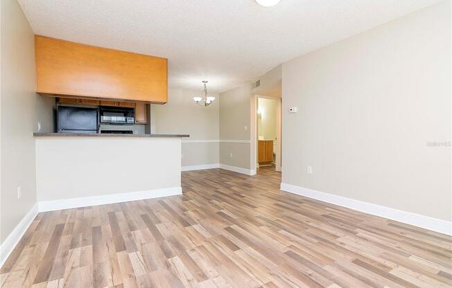 203 Lake Parsons Green #207