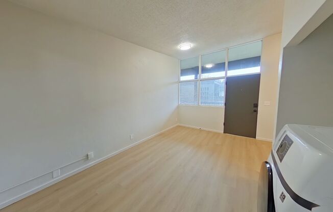 3 beds, 1 bath, 755 sqft, $2,347, Unit 31A