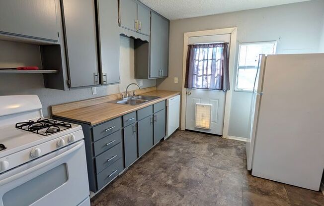 3 Bed/2 Bath Close to I35