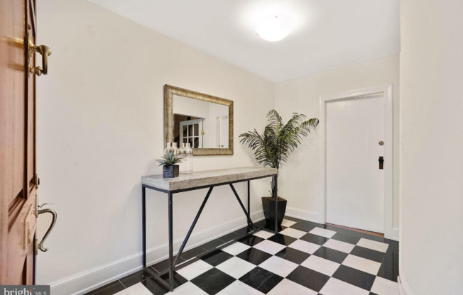 1405 21 ST NW
