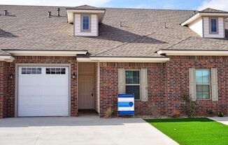 Townhomes Located In Stonewood Division & Minutes From Elementary!