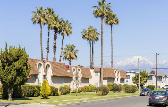 3 beds, 1.5 baths, 950 sqft, $1,970, Unit L-21