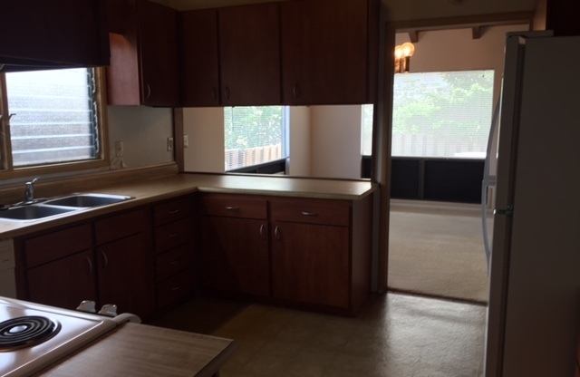 3 beds, 2 baths, $4,000