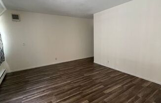 0798 - 721 / 723 Menker Ave