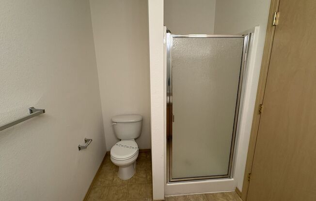2 beds, 2 baths, 1,018 sqft, $1,450, Unit 354-3044