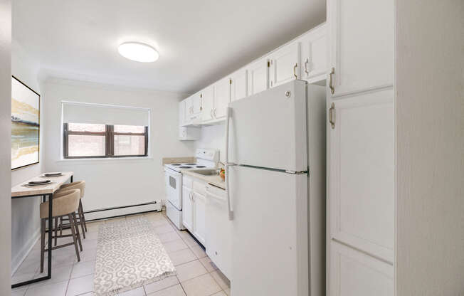 1 bed, 1 bath, 700 sqft, $2,985