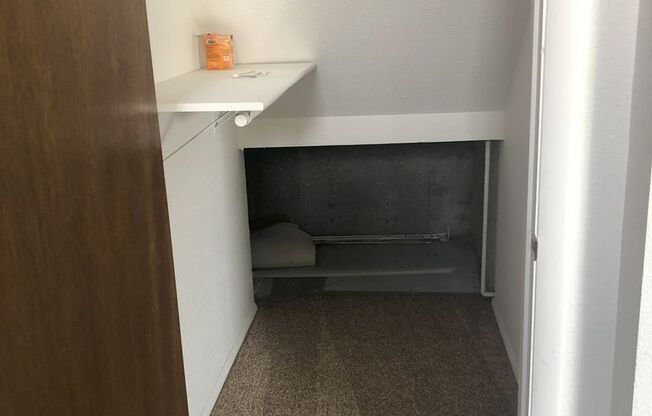 2 bedroom 1 bath Centrally Located Apartment