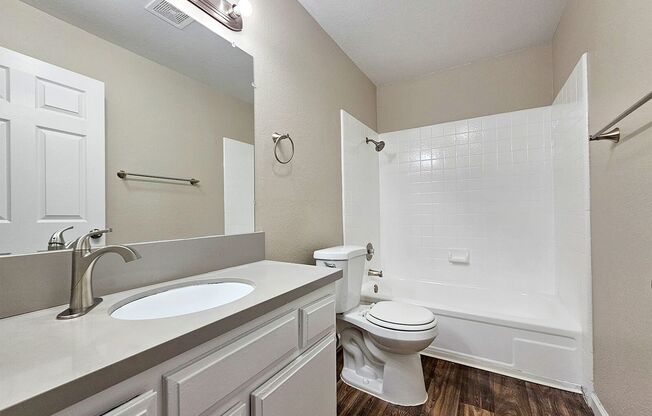3 beds, 1.5 baths, $2,995, Unit 03