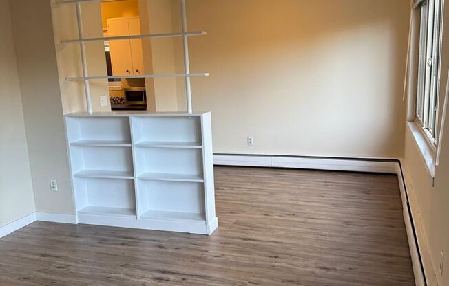 2 beds, 1 bath, 800 sqft, $2,200, Unit 101