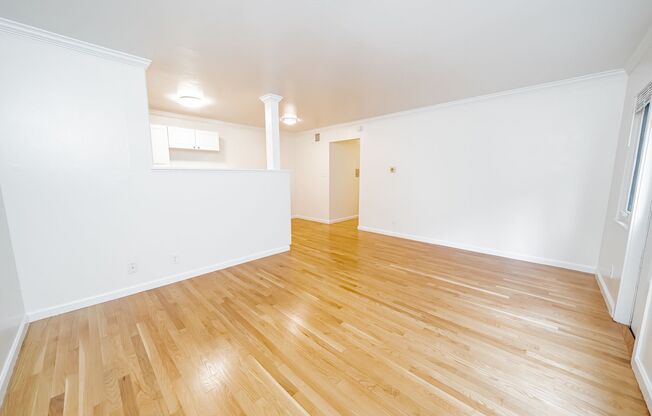 2 beds, 1 bath, $2,195, Unit 3