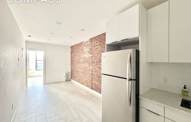 105 3 AVE