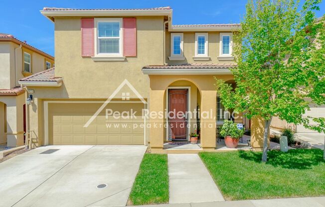 Beautiful Newer 4bd/3ba Folsom Home with 2 Car Garage!