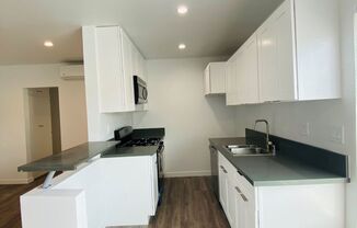 3 beds, 2 baths, $4,500, Unit 06