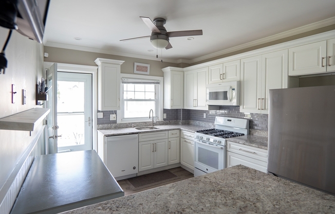 2 beds, 1 bath, 1,250 sqft, $2,900, Unit 1