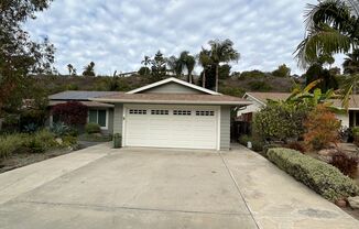 3 Bedroom Home In Oceanside with Sun Room