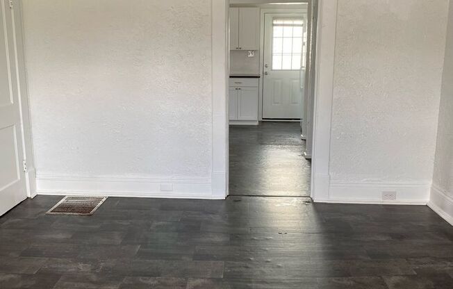 2 Bedroom Duplex off of Rivermont Ave.