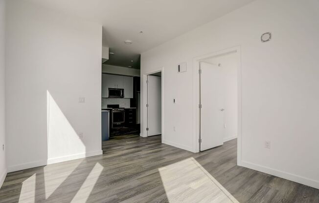 2 beds, 1 bath, 620 sqft, $2,695, Unit 217
