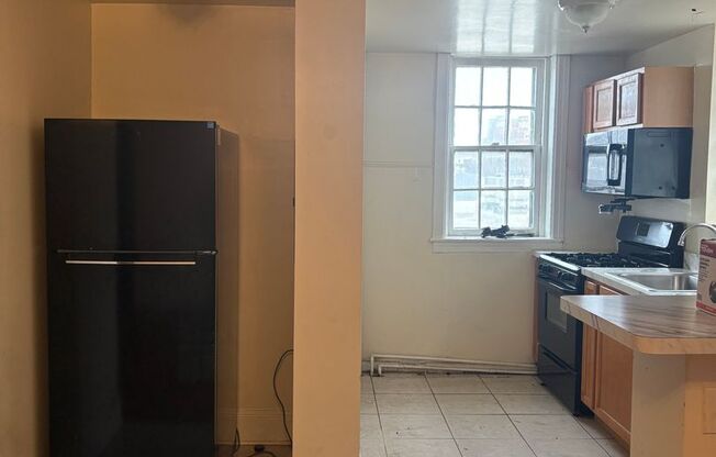 3 beds, 1 bath, 1,425 sqft, $1,495, Unit 4815-C2