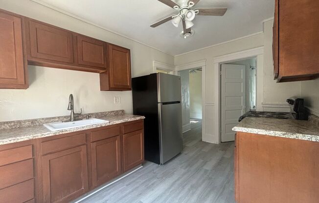 2 beds, 1 bath, $975