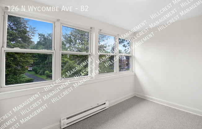 126 N WYCOMBE AVE