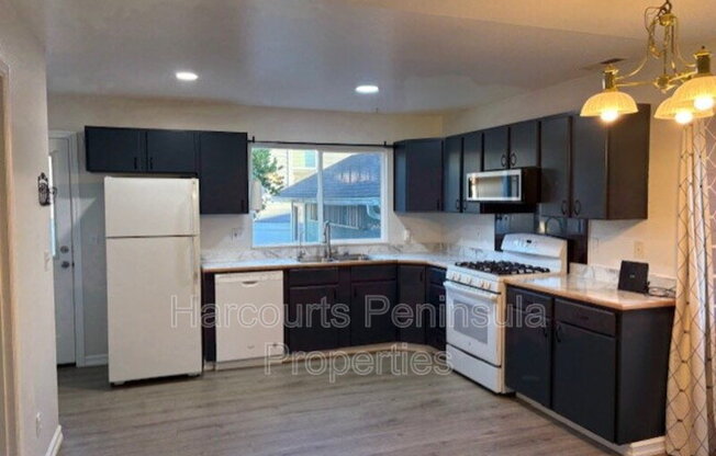 3980 BROADMOOR LOOP NE