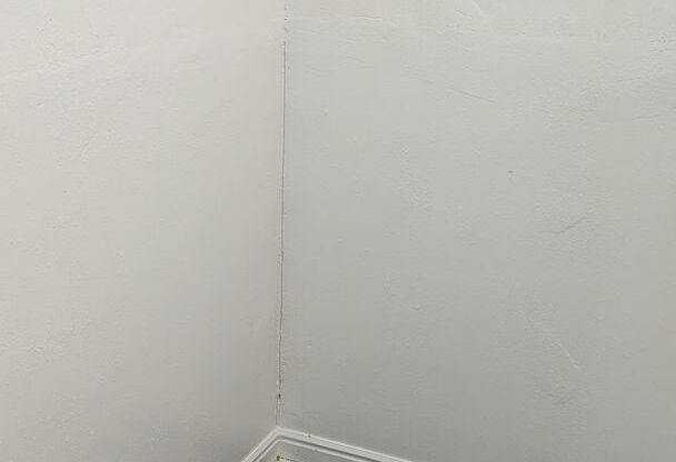 3 beds, 2 baths, 850 sqft, $1,295, Unit #3