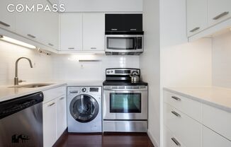 1 bed, 1 bath, $3,350, Unit PHC