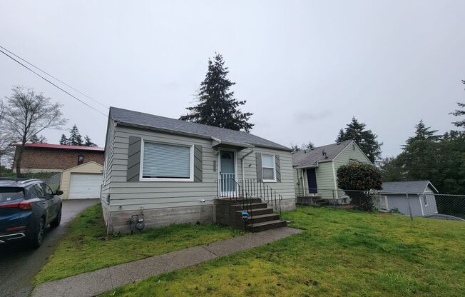 Charming 2 bedroom close to town