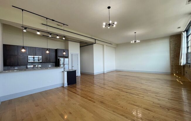 4 beds, 2 baths, 1,900 sqft, $3,695, Unit 1432-306