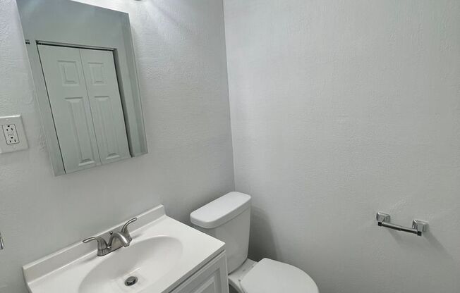 1 bed, 1 bath, 700 sqft, $750, Unit Unit 1