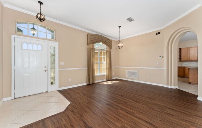 Spacious 4/3 Pool Home in the Gated Lake Fischer Estates of Gotha