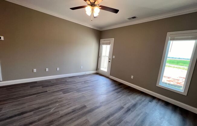 1 bed, 1 bath, 721 sqft, $885, Unit 721