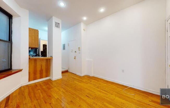 214 E 10 ST