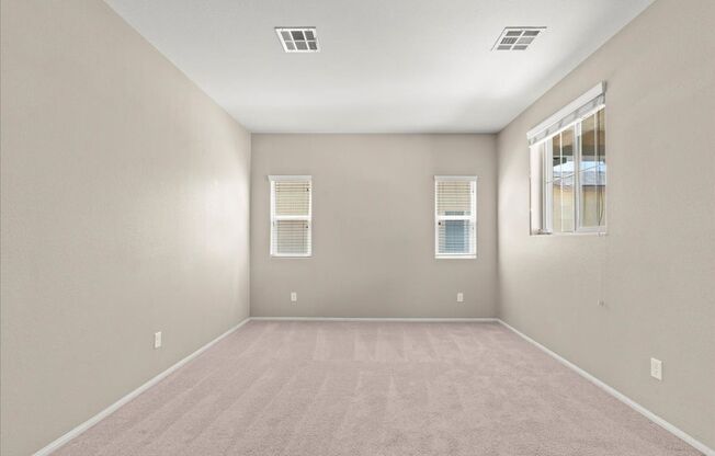North Las Vegas Beauty – Roomy, Stylish, and Move-In Ready