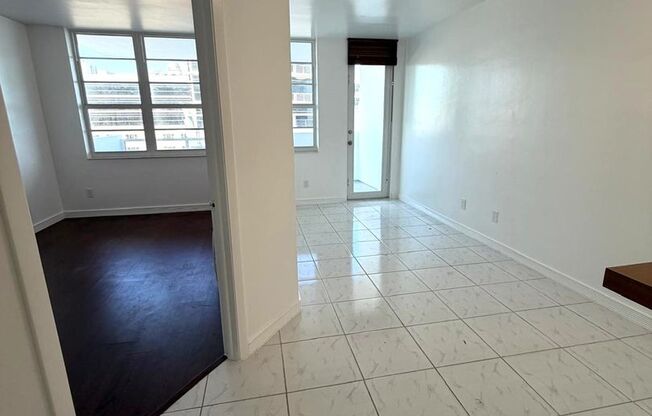 1 bed, 1 bath, $2,400, Unit Unit 1027