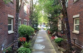 O511-- Beverly Court Studios