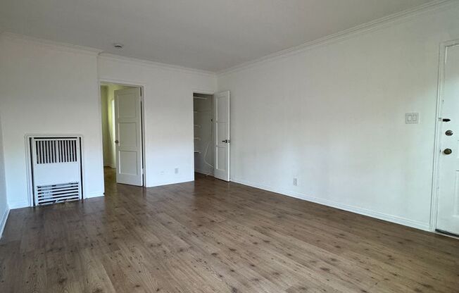 Hayworth Courtyard Apartments – West Hollywood Living