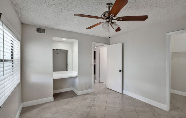 2 beds, 2 baths, $2,000, Unit APARTMENT 407