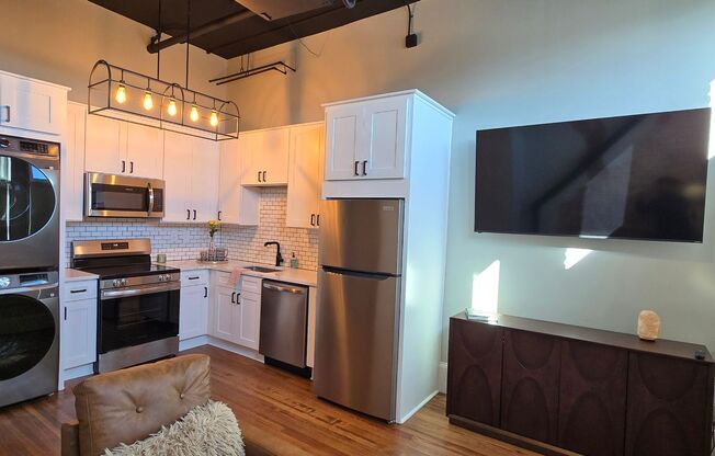 2 beds, 1 bath, 600 sqft, $1,295, Unit Available Now 208